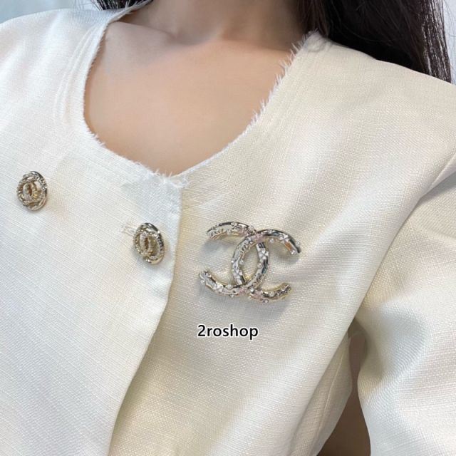 CHANEL 브로치