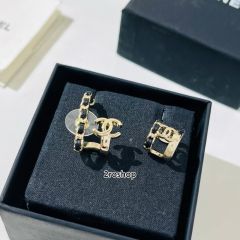 CHANEL 피어싱