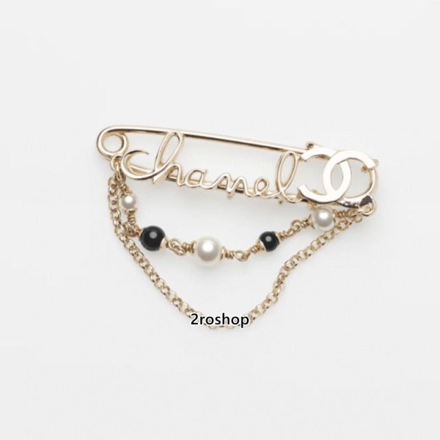 CHANEL 브로치