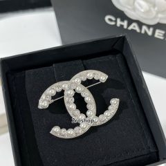CHANEL 브로치
