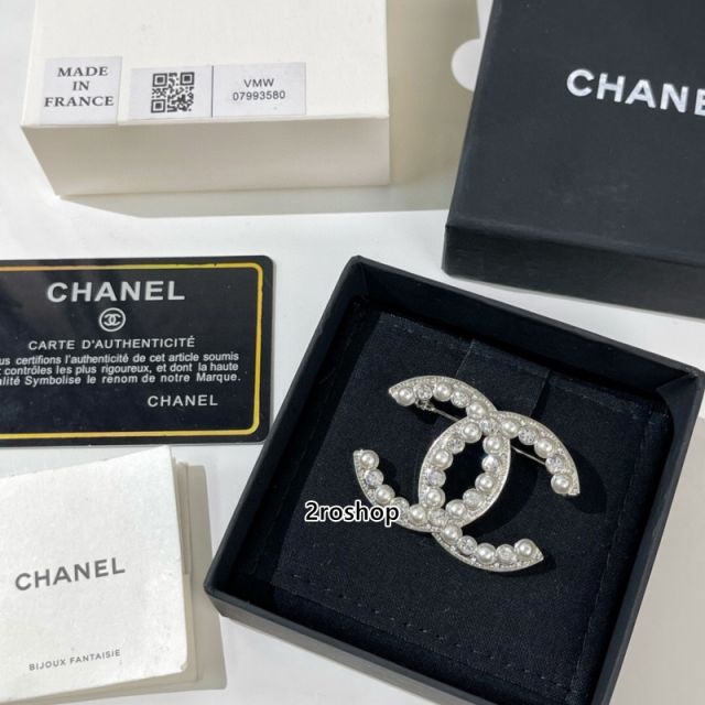 CHANEL 브로치