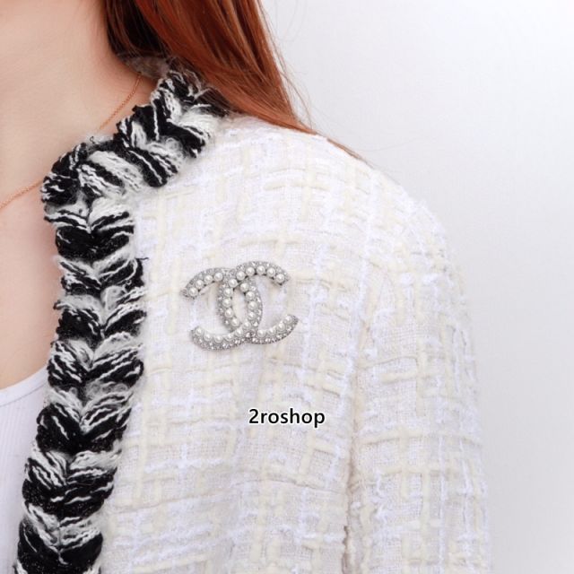 CHANEL 브로치