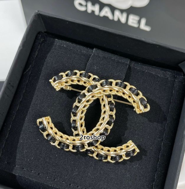 CHANEL 브로치