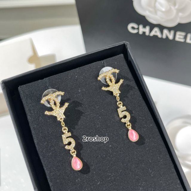 CHANEL 피어싱
