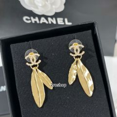 CHANEL 피어싱