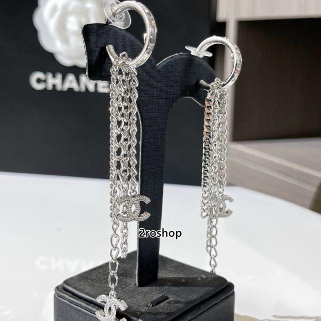 CHANEL 피어싱