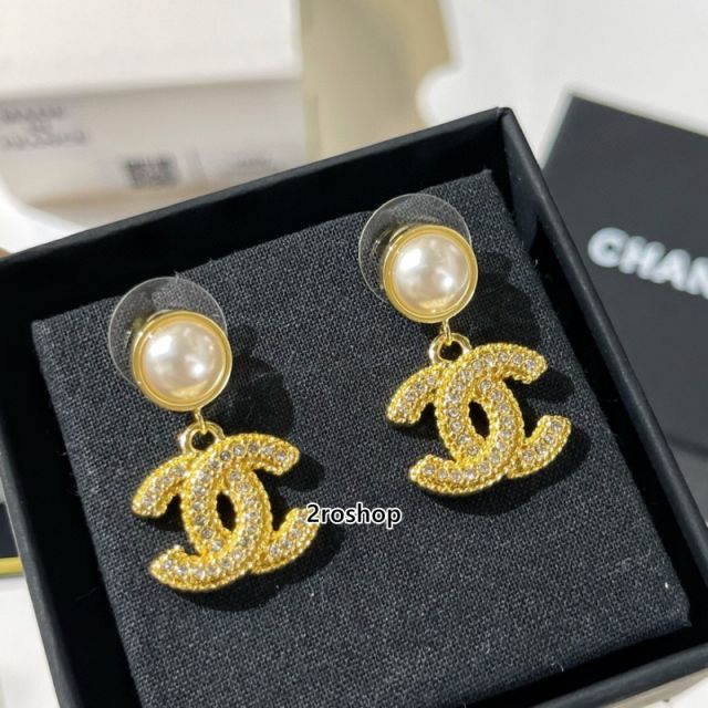 CHANEL 피어싱