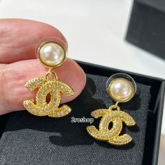 CHANEL 피어싱