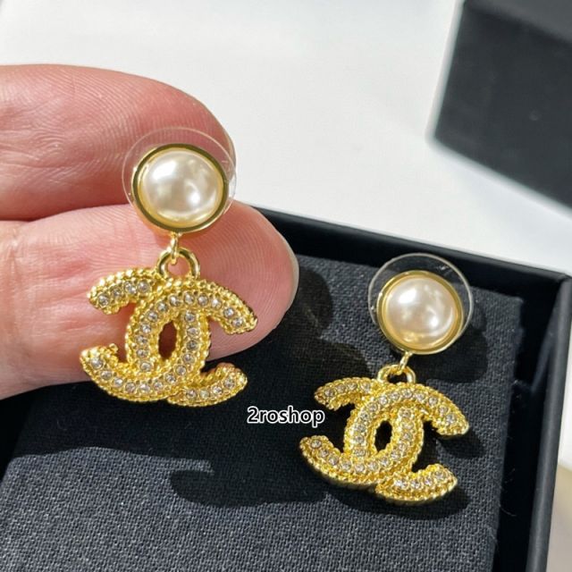 CHANEL 피어싱