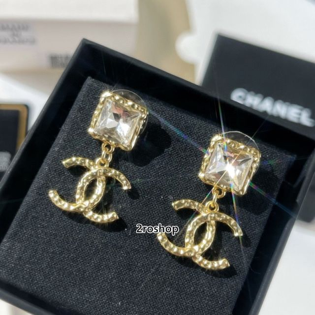 CHANEL 피어싱