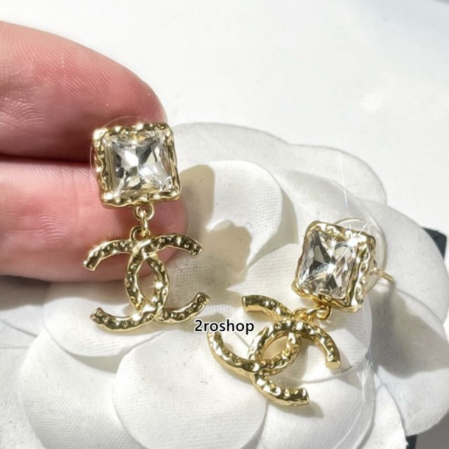 CHANEL 피어싱