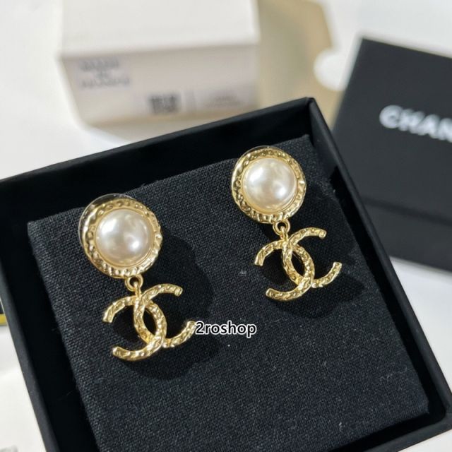 CHANEL 피어싱