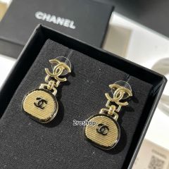 CHANEL 피어싱