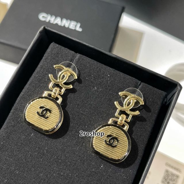 CHANEL 피어싱