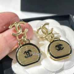 CHANEL 피어싱