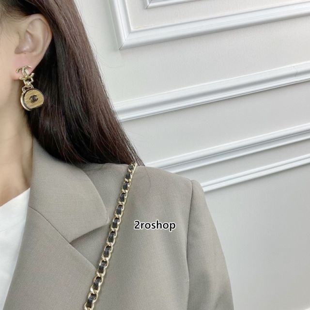 CHANEL 피어싱