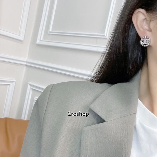 CHANEL 피어싱
