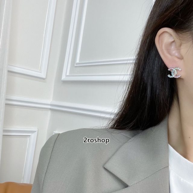 CHANEL 피어싱