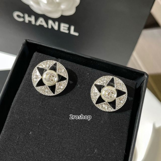 CHANEL 피어싱