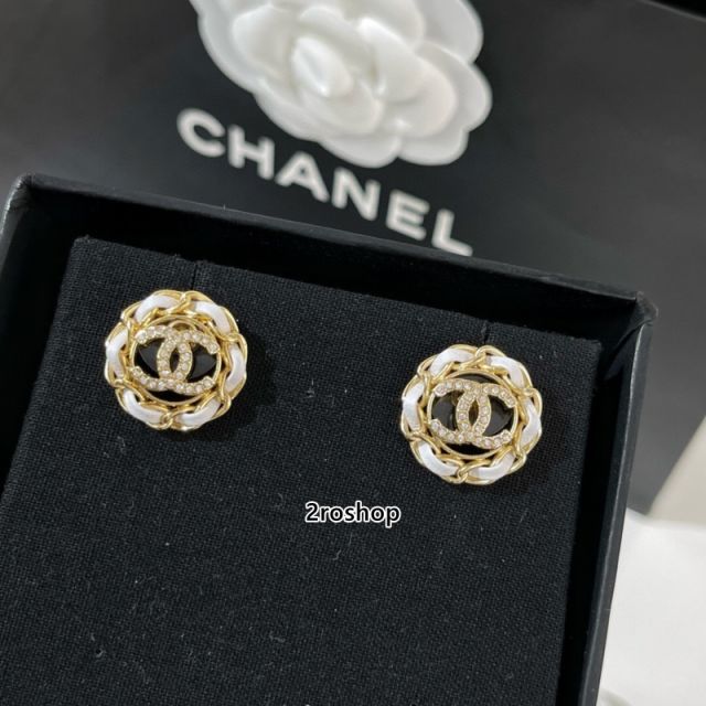 CHANEL 피어싱
