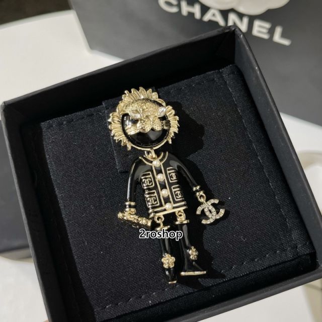CHANEL 브로치