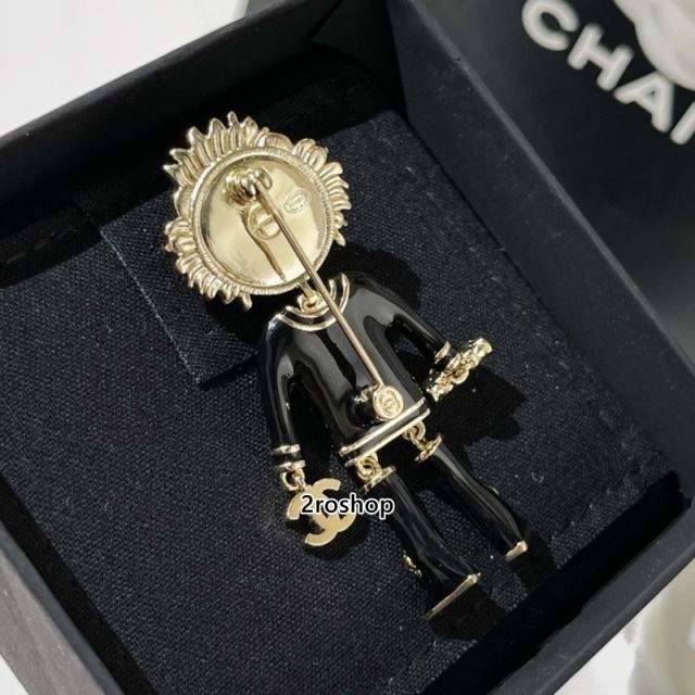 CHANEL 브로치