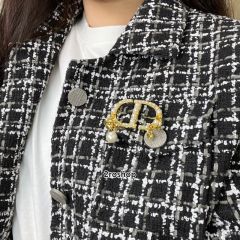 DIOR 브로치