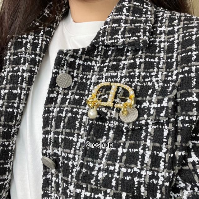 DIOR 브로치