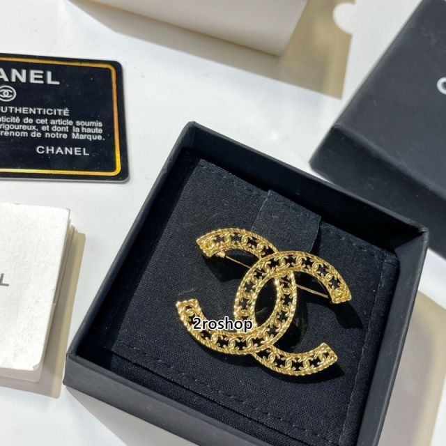 CHANEL 브로치