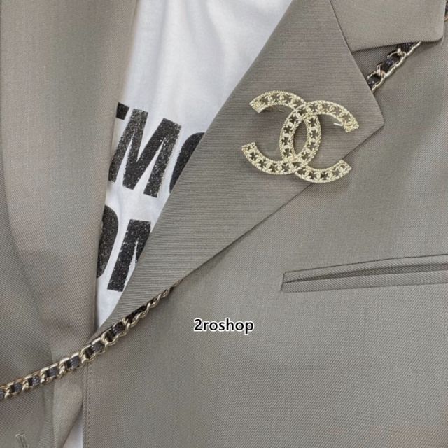 CHANEL 브로치
