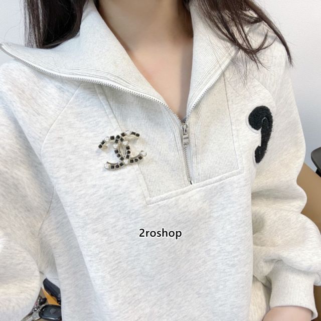 CHANEL 브로치