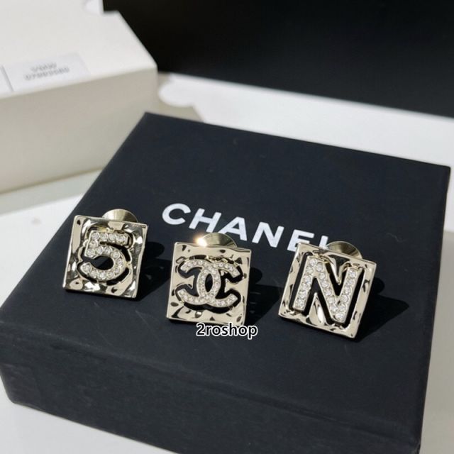 CHANEL 브로치