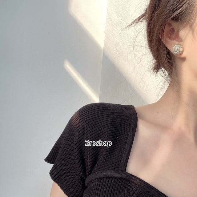 CHANEL 피어싱