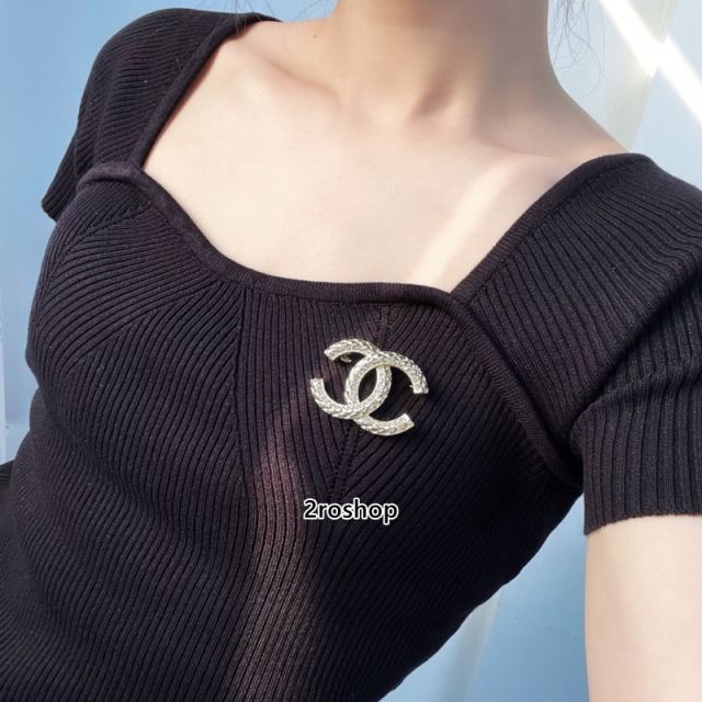 CHANEL 브로치