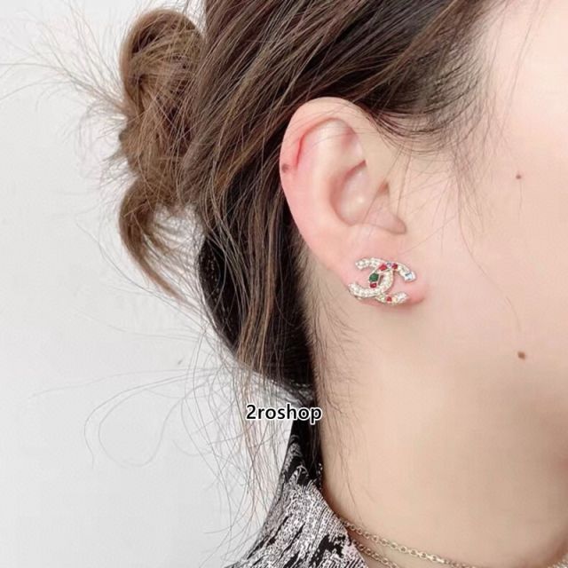 CHANEL 피어싱
