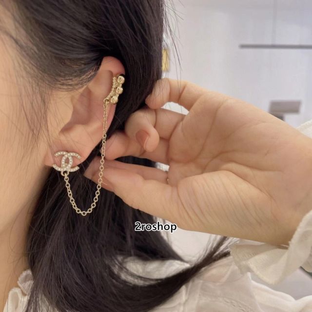 CHANEL 피어싱