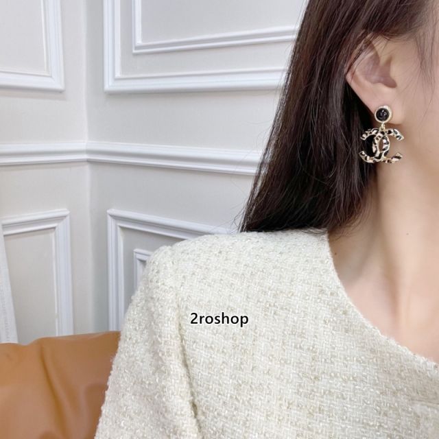 CHANEL 피어싱