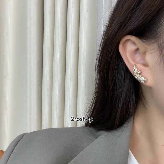 CHANEL 피어싱
