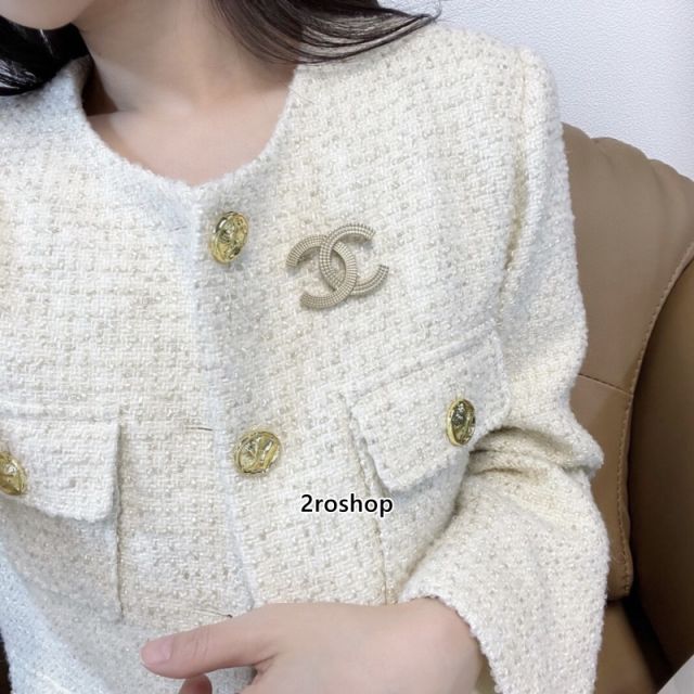 CHANEL 브로치