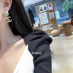 CHANEL 피어싱