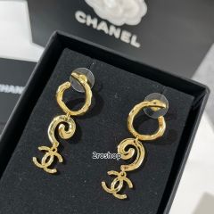 CHANEL 피어싱
