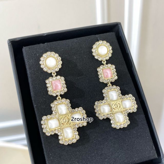 CHANEL 피어싱