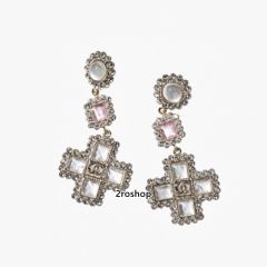 CHANEL 피어싱