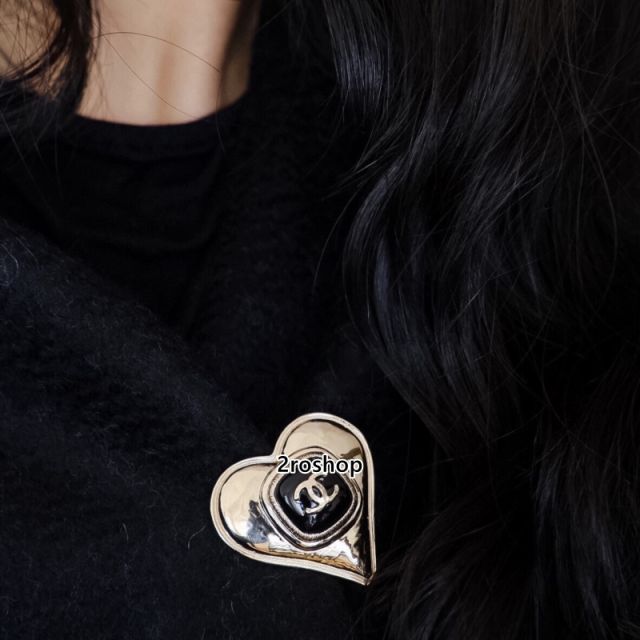 CHANEL 브로치