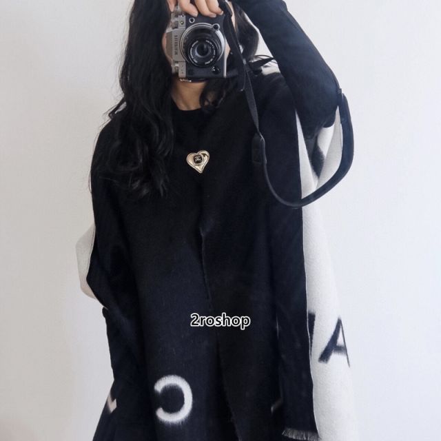 CHANEL 브로치