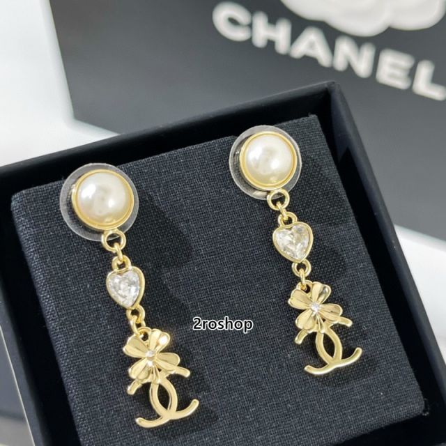 CHANEL 피어싱