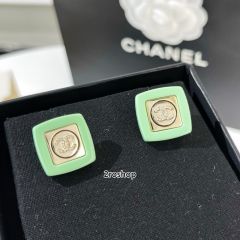 CHANEL 피어싱