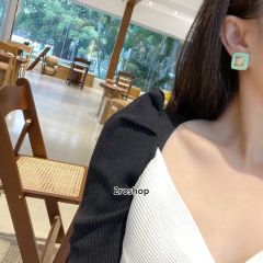 CHANEL 피어싱
