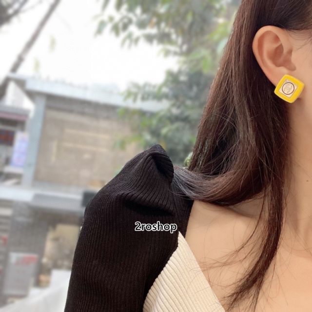 CHANEL 피어싱