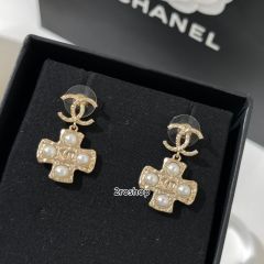 CHANEL 피어싱